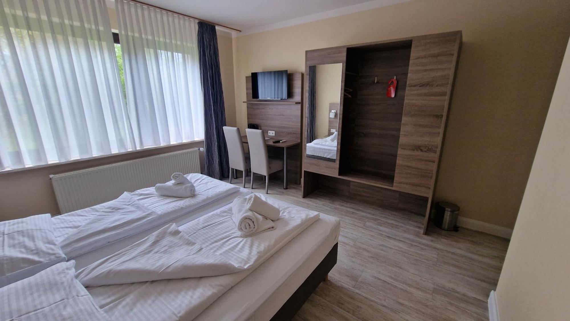 Hotel Tini Бад-Фаллингбостель Экстерьер фото